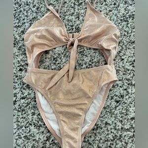 Dippin‘Daisy’s one piece